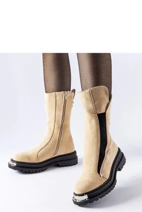 Beige insulated boots with decorative nose