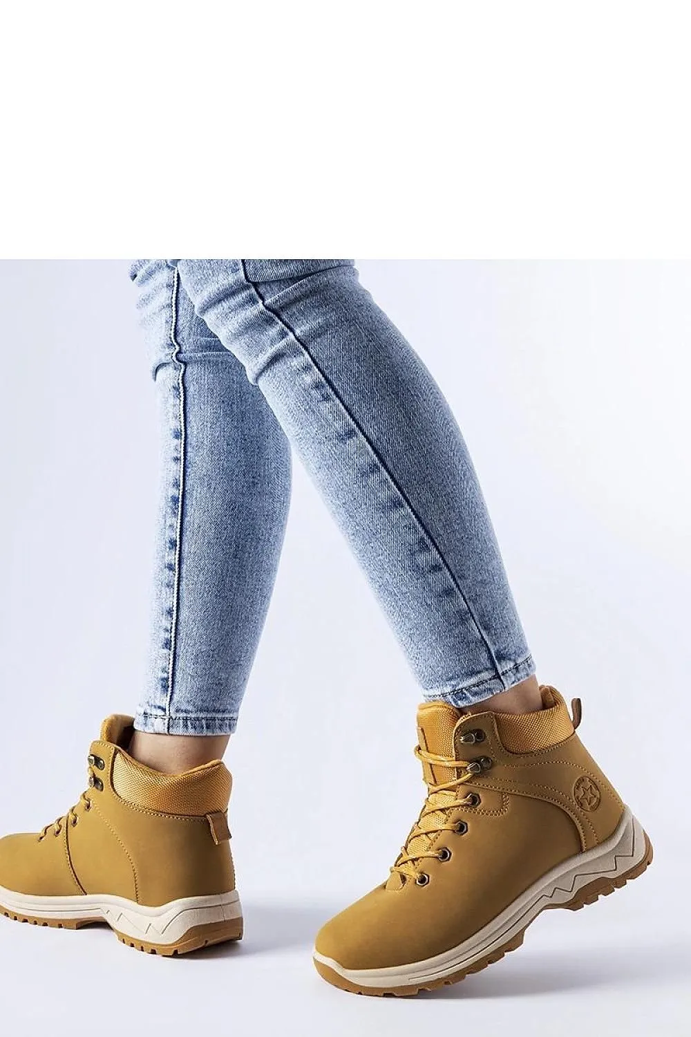 Caramel insulated trappers shoes