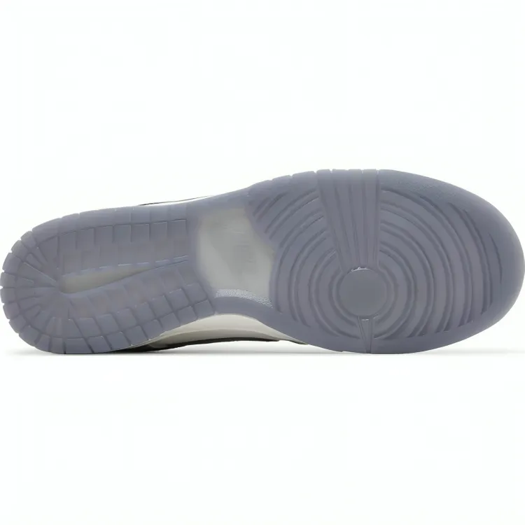 Dunk Low SE 'Light Carbon'