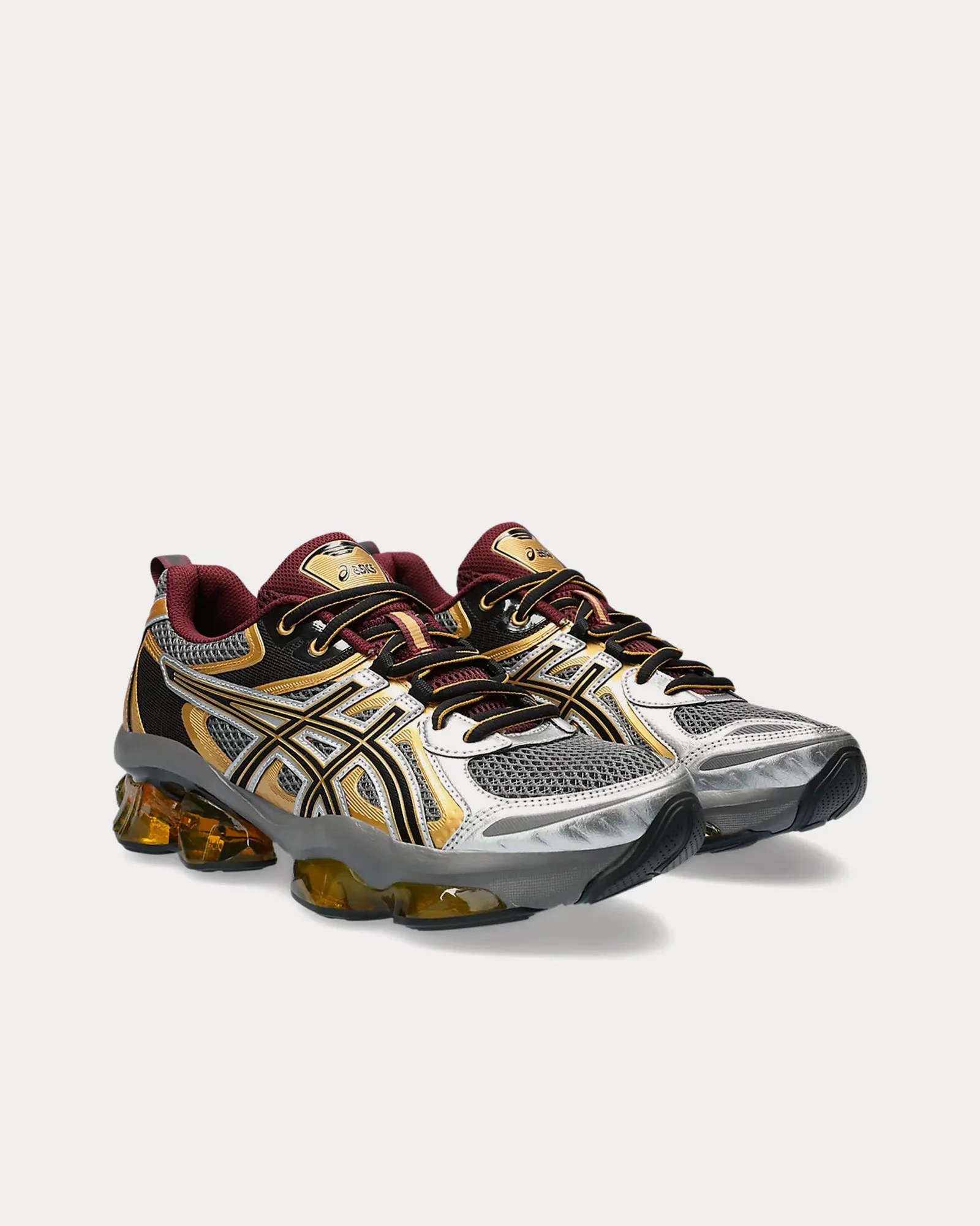 Gel-Quantum Kinetic Carbon / Pure Gold Low Top Sneakers