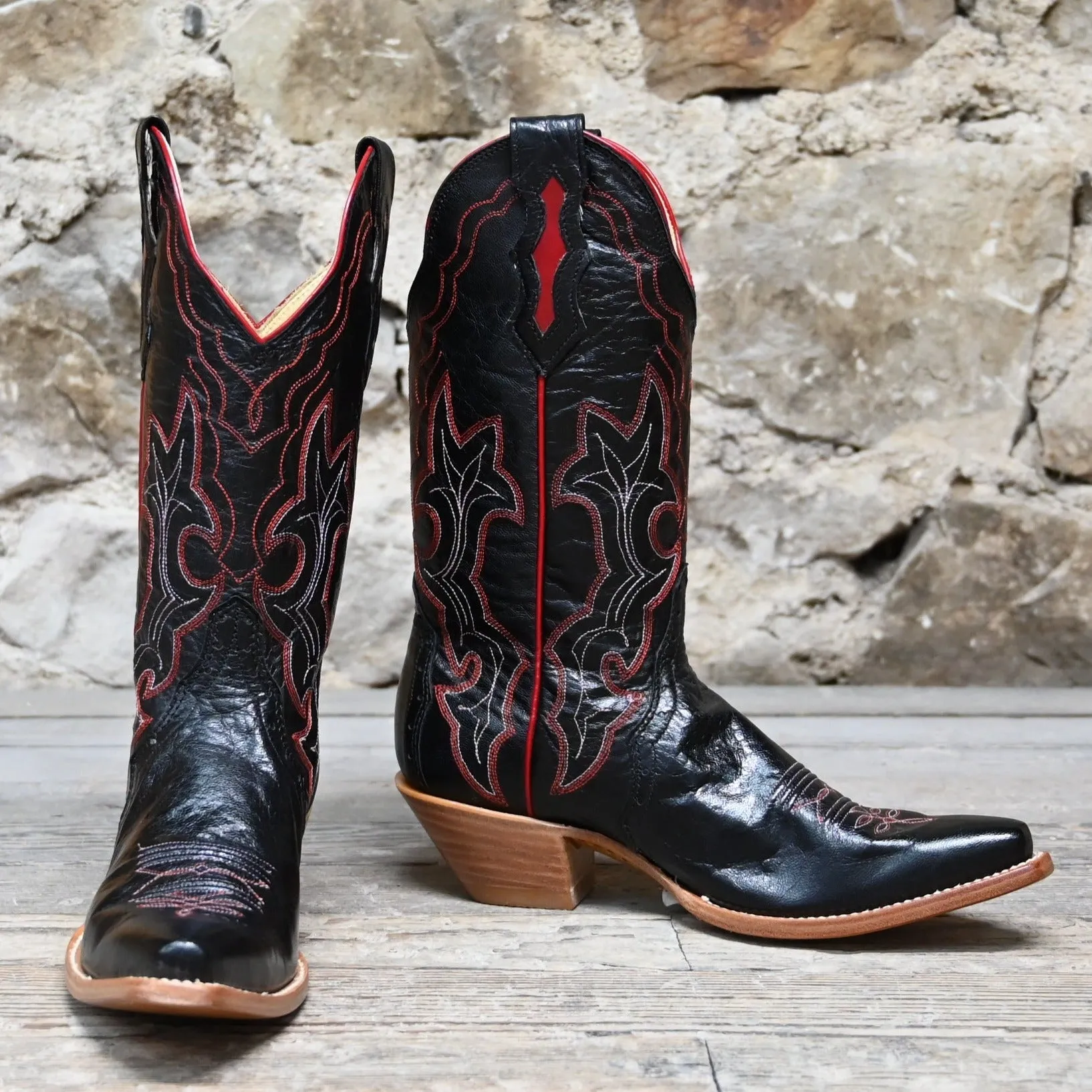 Hondo 13" Black Triad Top with Black Vamp and Red Piping
