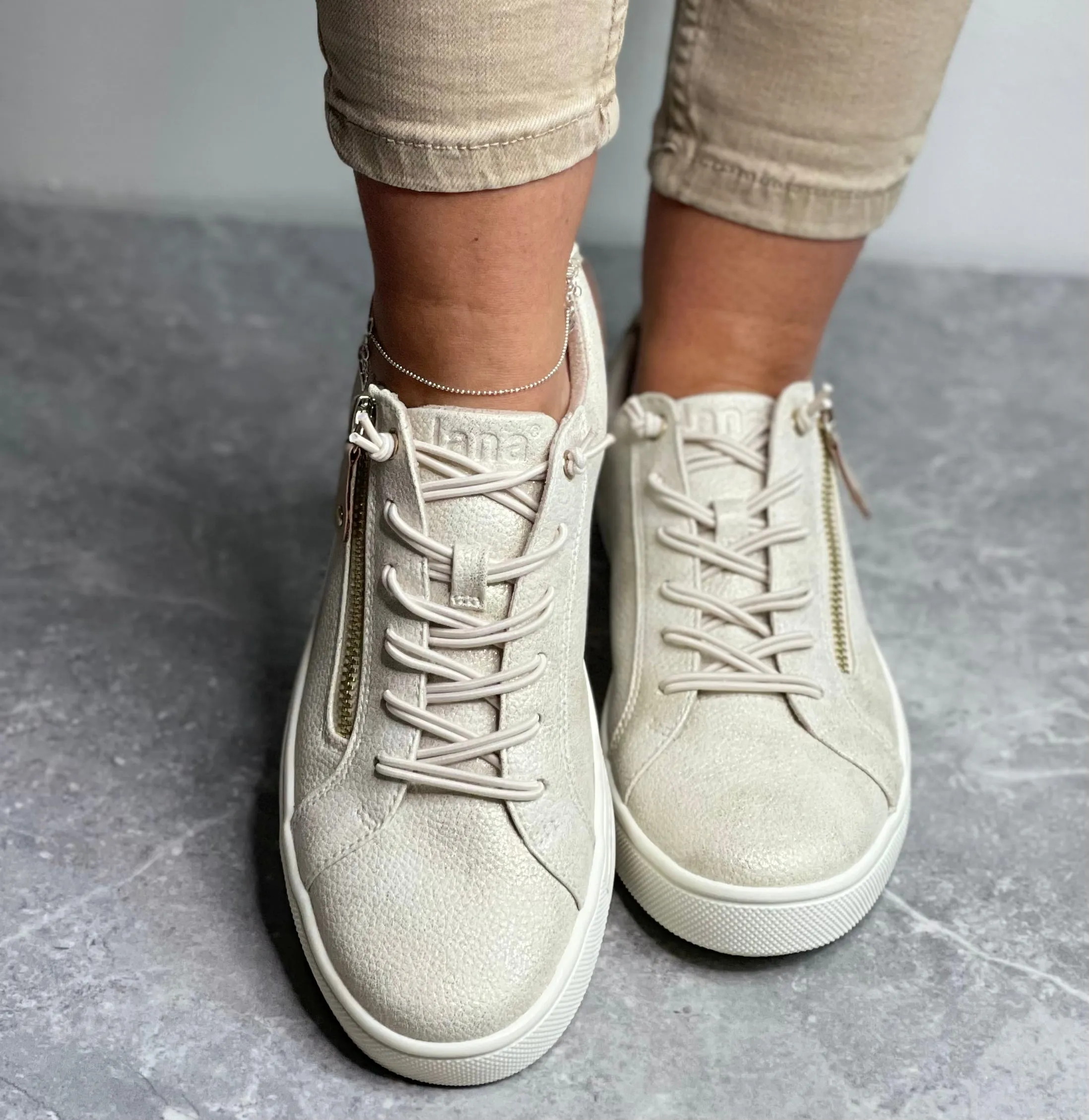Jana - Cloudy Gold Side Zip Trainer