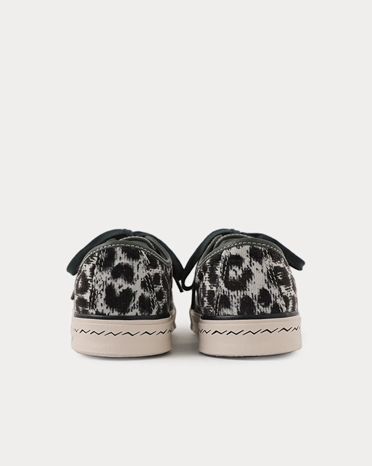 Skagway Lo Leopard Grey Low Top Sneakers
