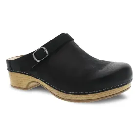 Women’s Dansko Berry Burnished Nubuck – Versatile Comfort & Style