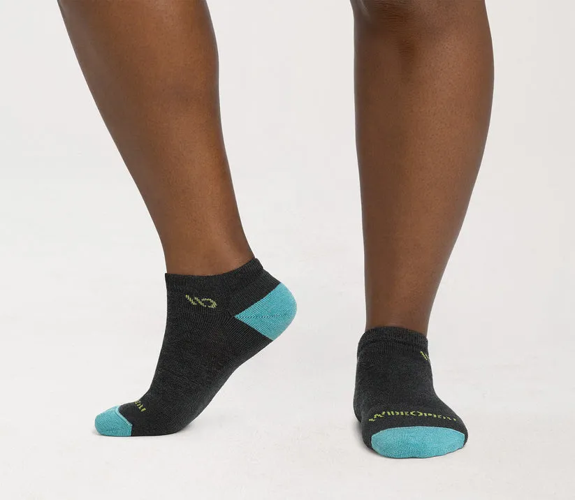 Women's Solid Midweight No Show Socks