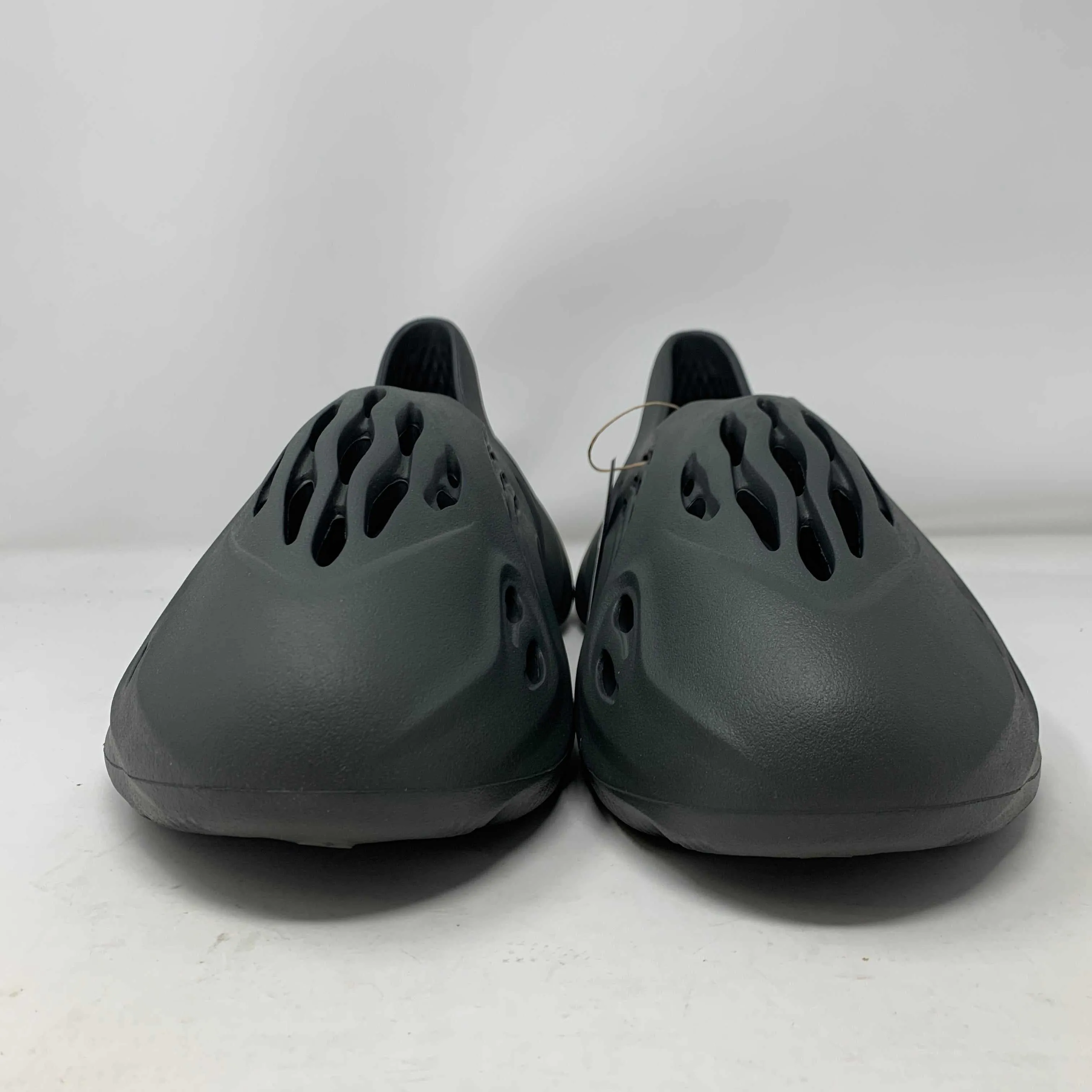 Yeezy Foam Runner Carbon
