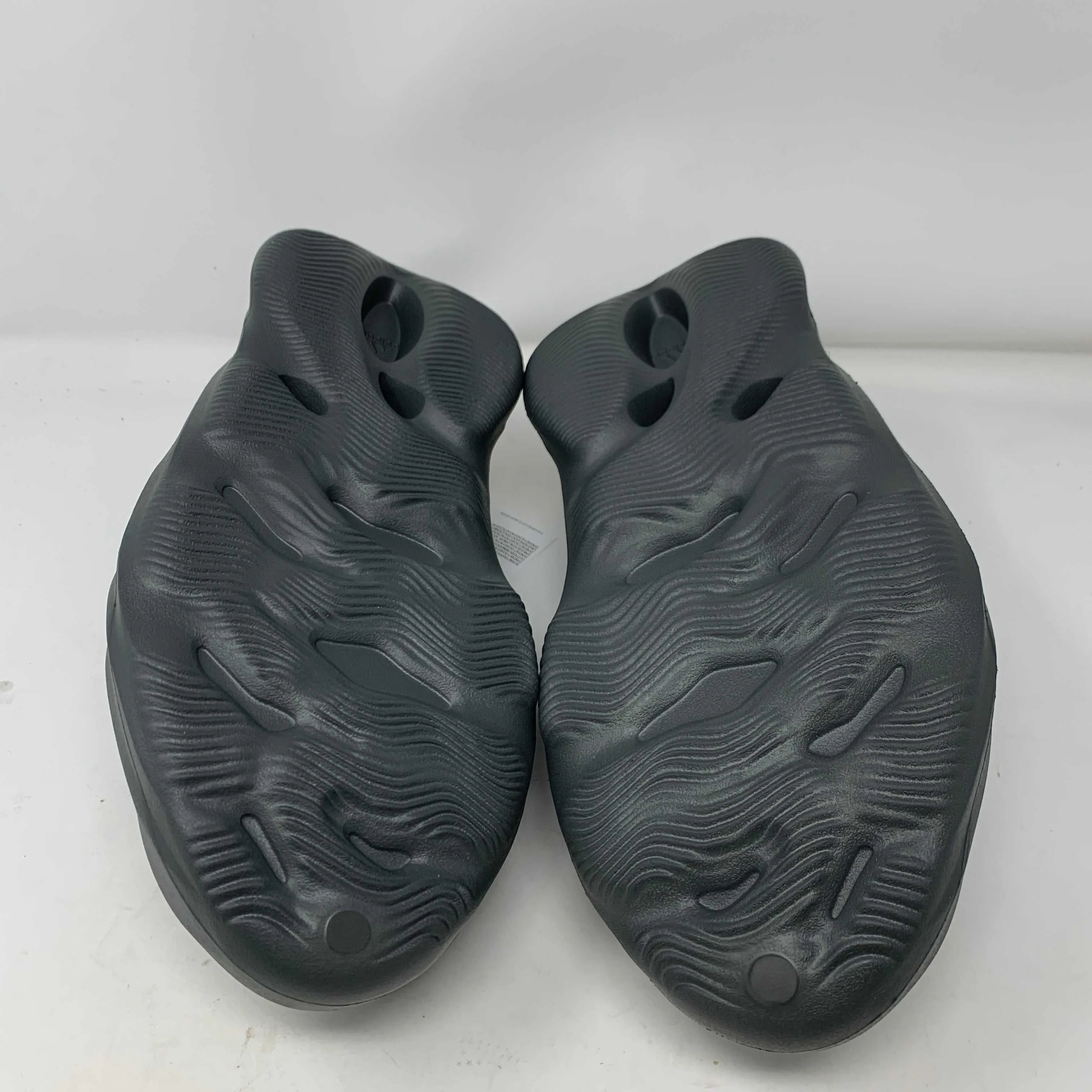 Yeezy Foam Runner Carbon