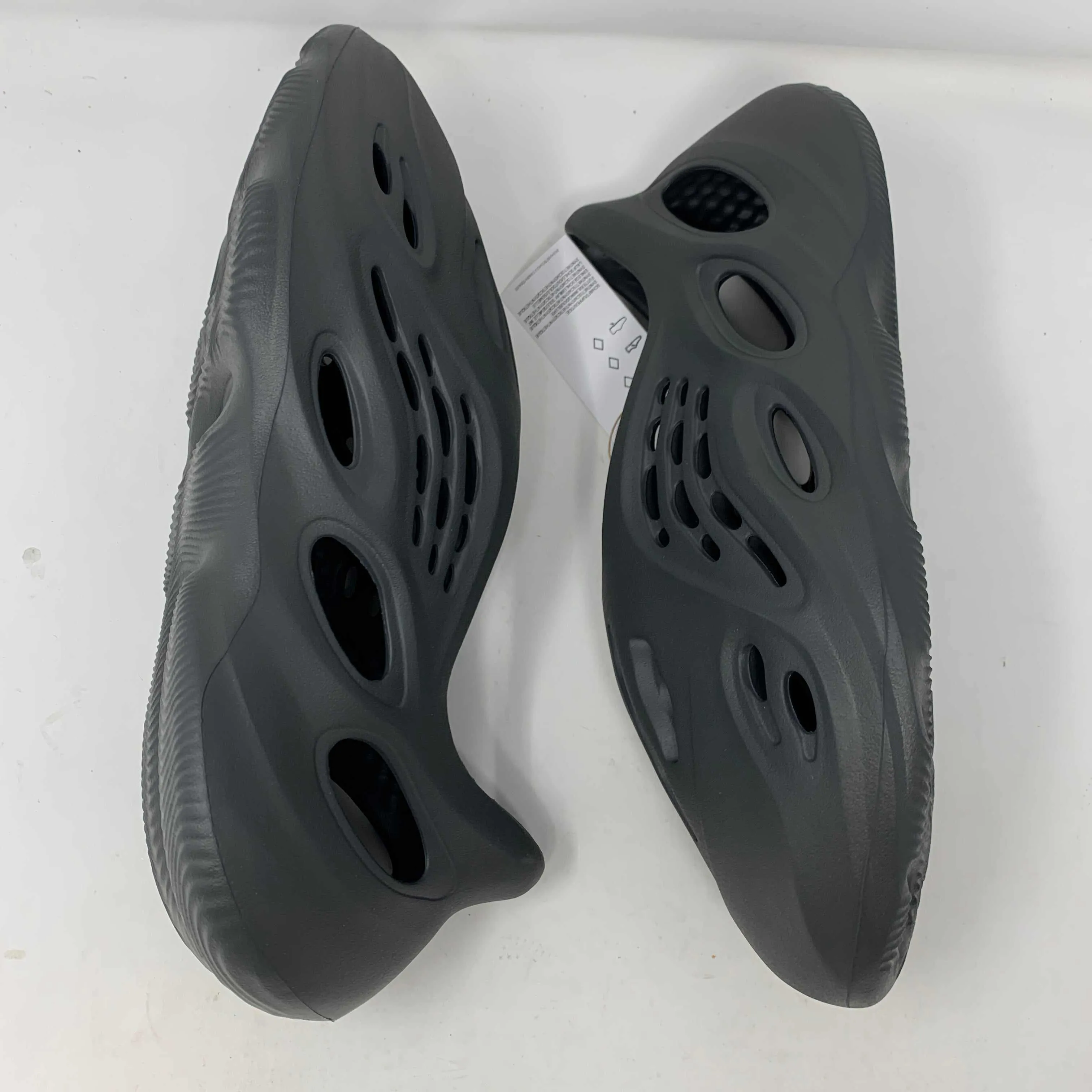 Yeezy Foam Runner Carbon